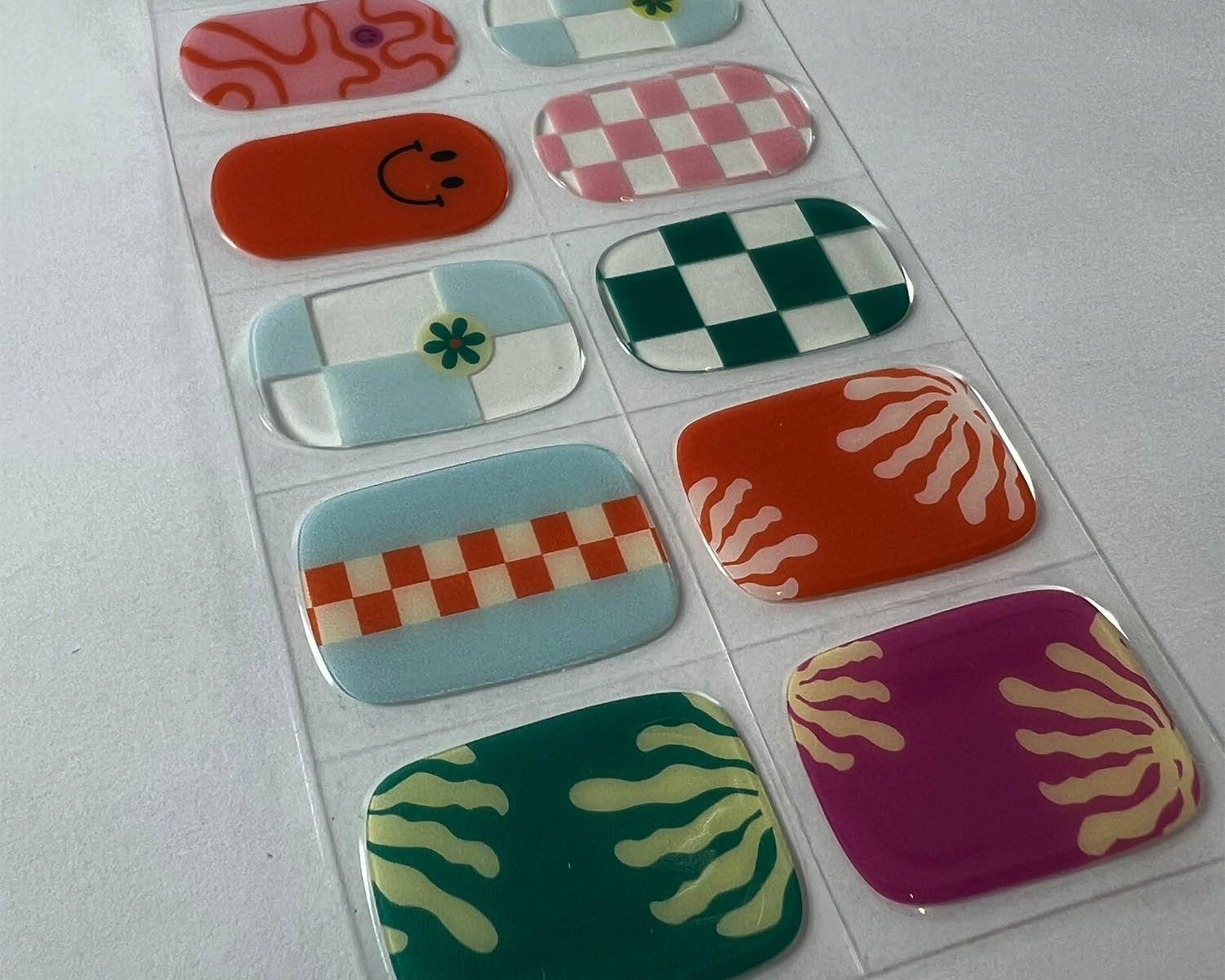 summer-vacay_0003_semi-cured-gel-nails-angle