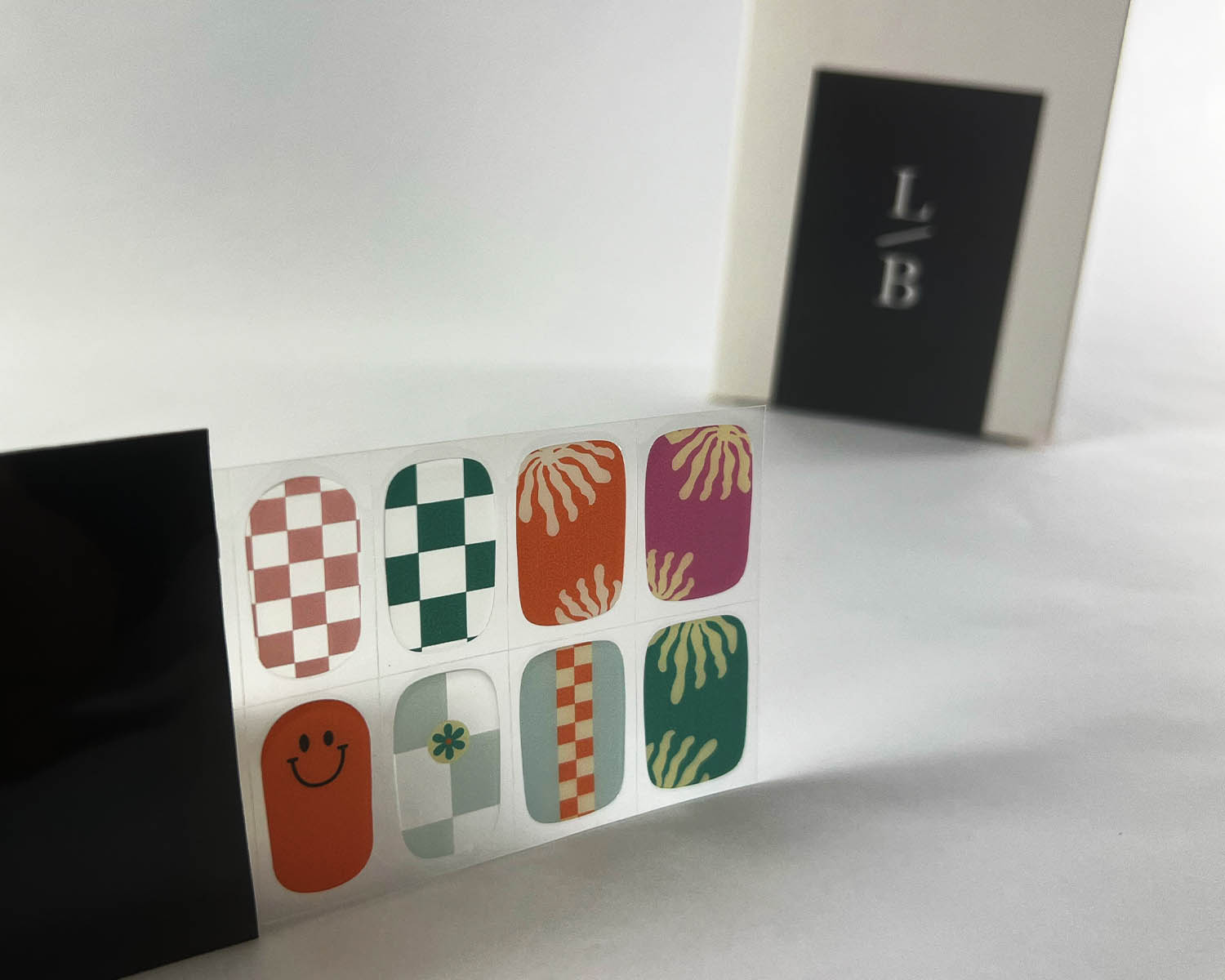 summer-vacay_0002_semi-cured-gel-nails-blackstrip