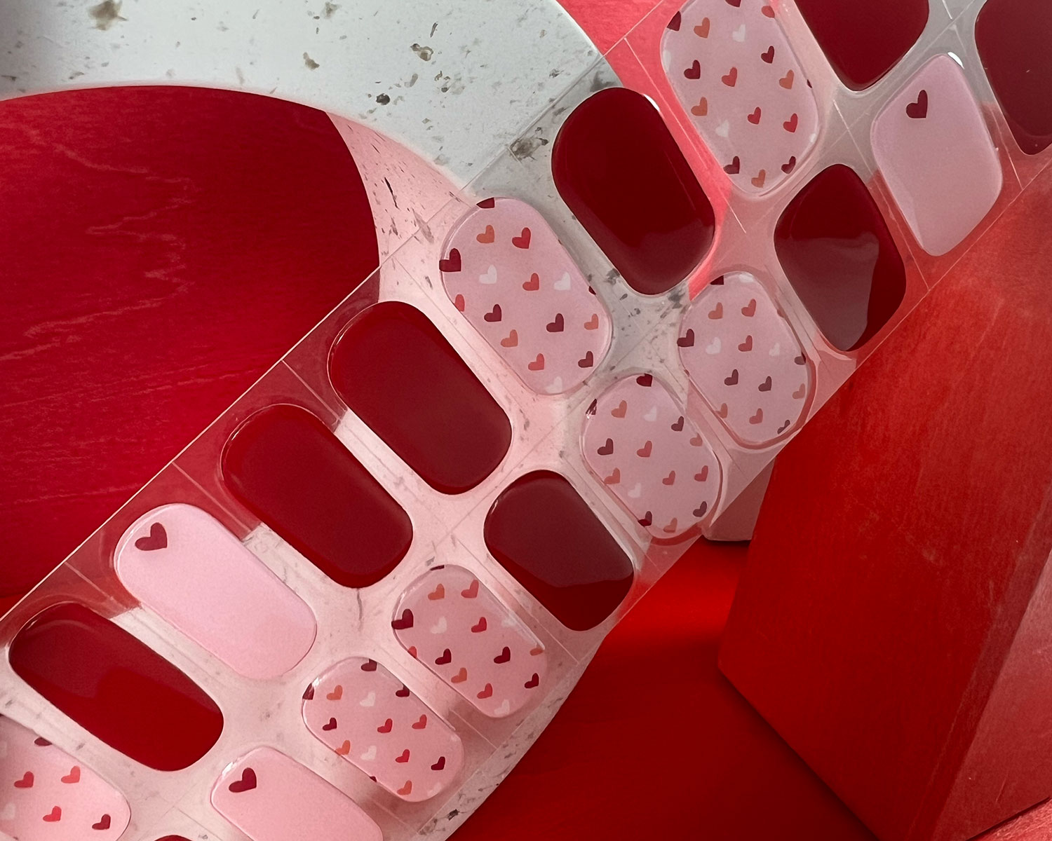 queen-of-hearts-semi-cured-gel-nail-mock-angle