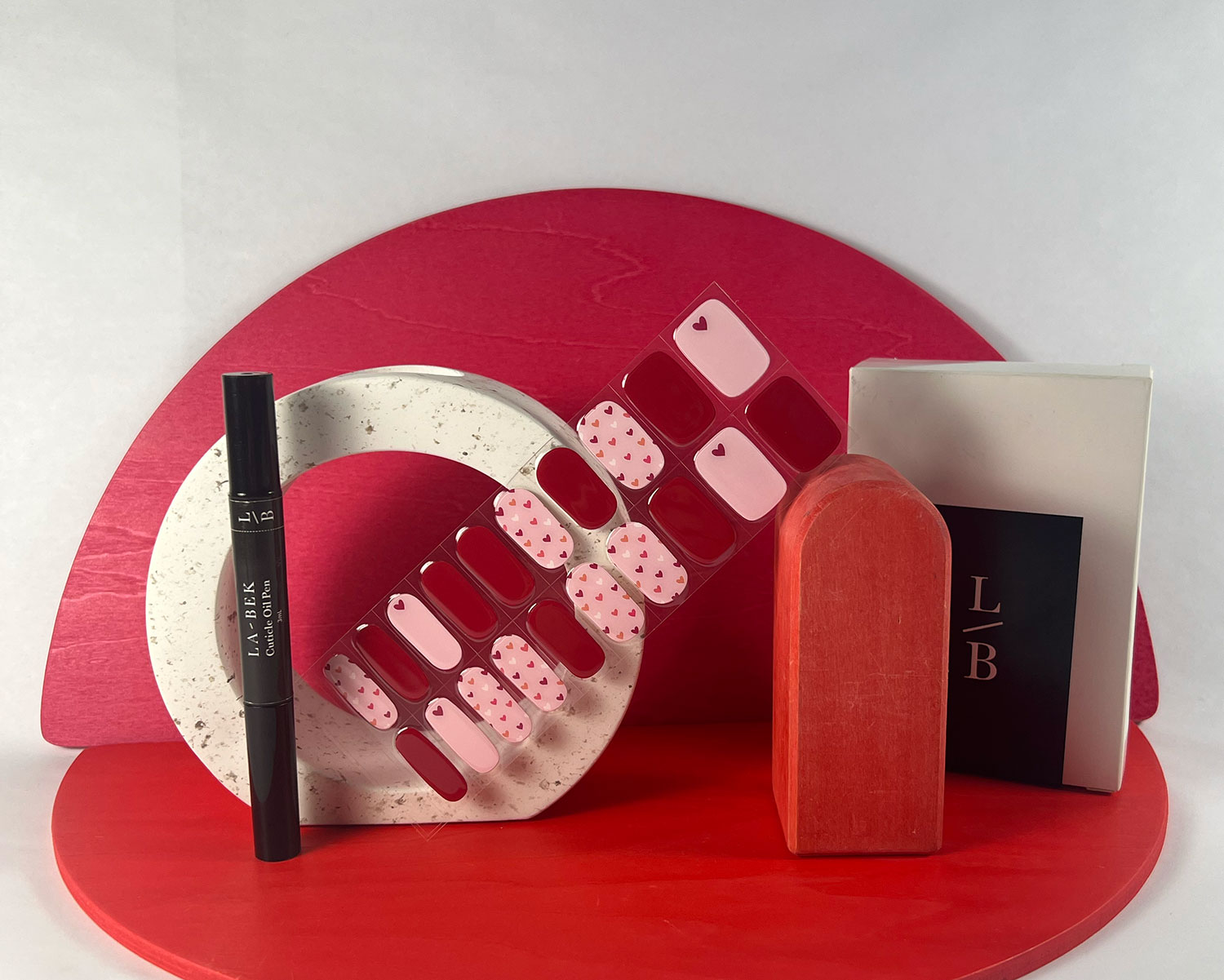 queen-of-hearts-semi-cured-gel-nail-moc