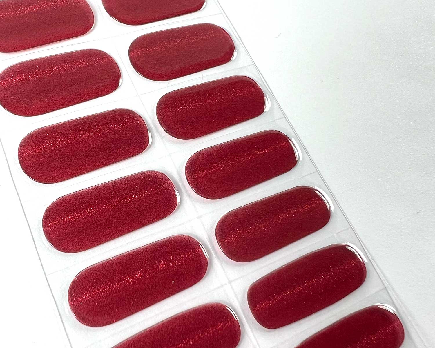 cherry-cats-eye-semi-cured-gel-nail-zoom