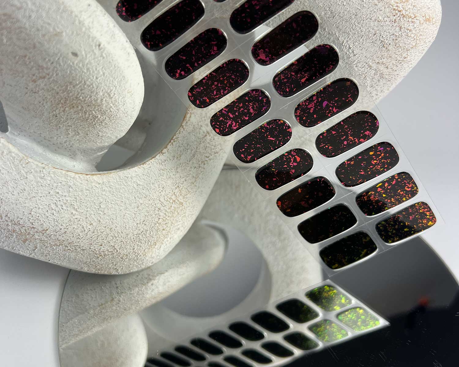 volcanic-speckle-semi-cured-gel-nail-mock2