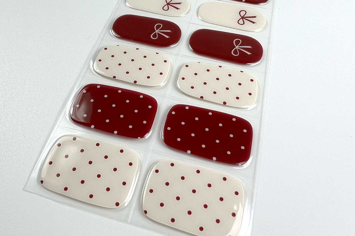 polka-dot-present-semi-cured-gel-nails-zoom2