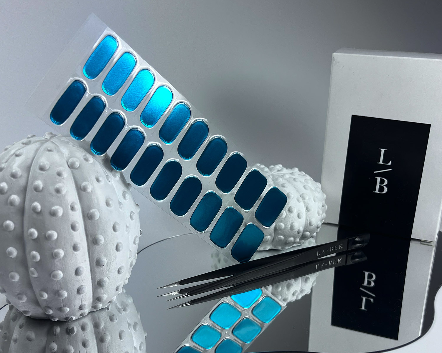 New-colour-files_0002_teal-chrome-semi-cured-gel-nails-mock-4