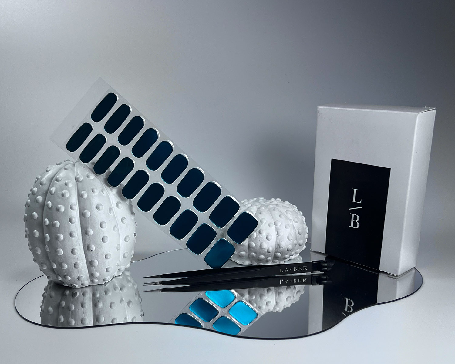 New-colour-files_0003_teal-chrome-semi-cured-gel-nails-mock-3